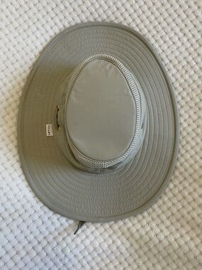 Tilley Airflo Wide-Brim Sun Hat in Light Gray
